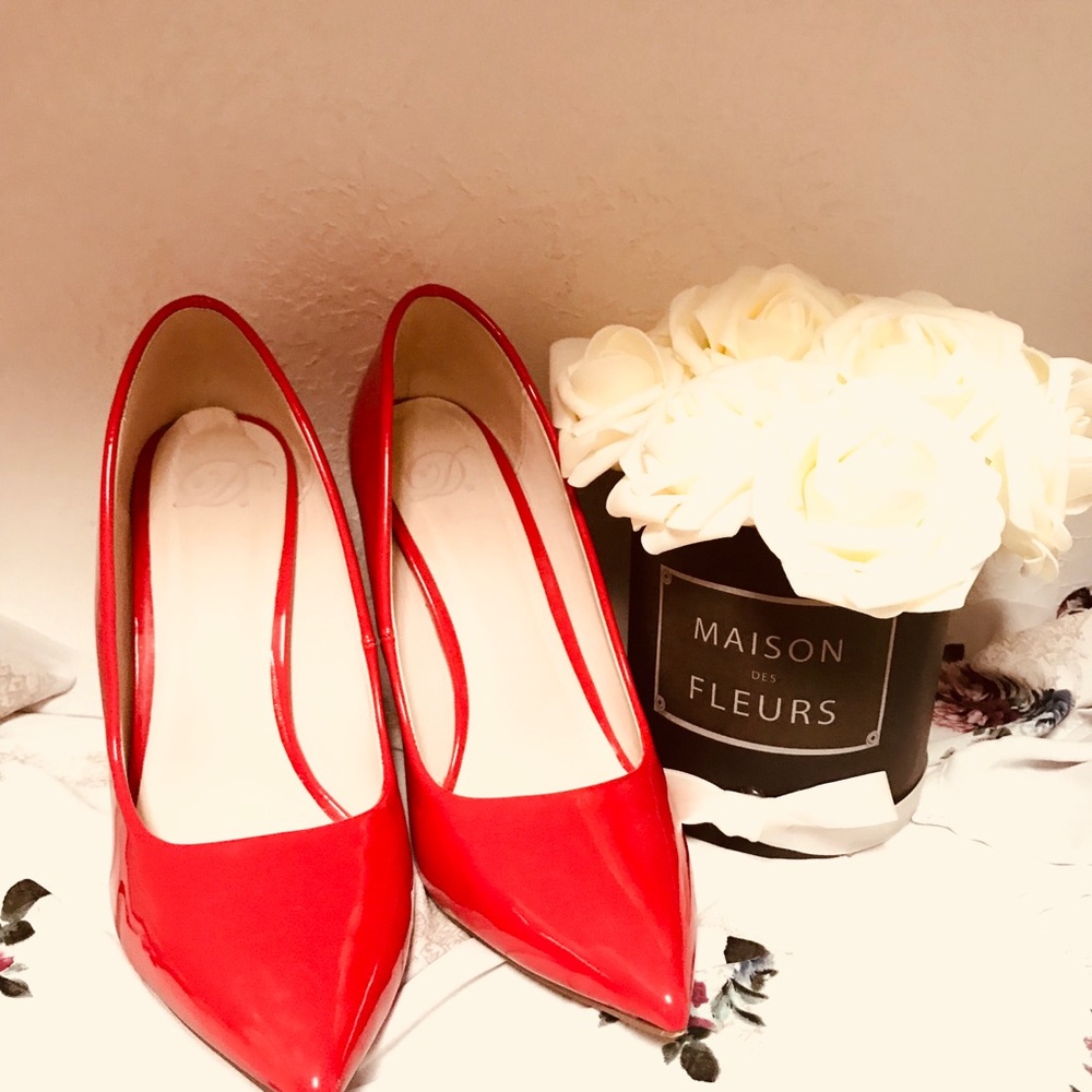 Red heels - Picture 3 of 4